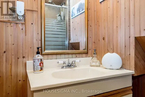 994 Charlton Drive Ottawa ON K1J 8B3
