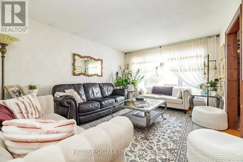 994 Charlton Drive Ottawa ON K1J 8B3