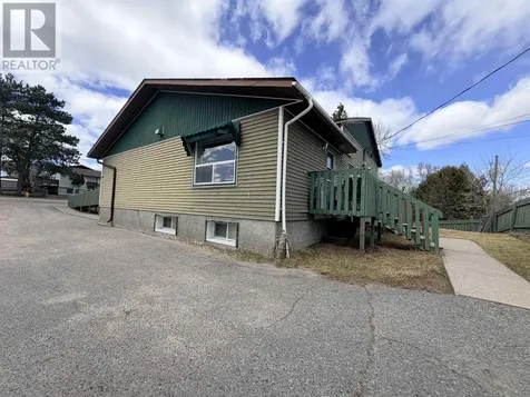 637 Fifth Avenue South Kenora ON P9N 2A9