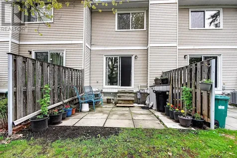 158 Valley Stream Drive Ottawa ON K2H 9C6