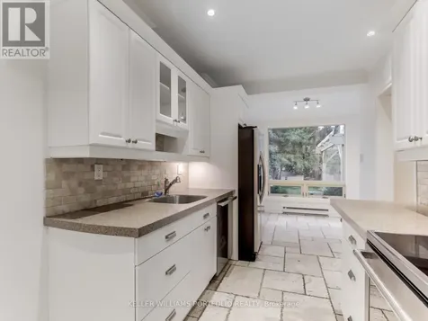 213 Erskine Avenue Toronto (mount Pleasant East) ON M4P 1Z5