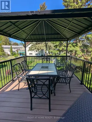 22 Donald Crescent Wasaga Beach ON L9Z 1E1