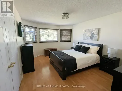 22 Donald Crescent Wasaga Beach ON L9Z 1E1