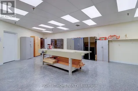757 Victoria Park Avenue Toronto (oakridge) ON M4C 5N8
