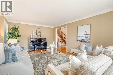 9 Flanders Drive Waterdown ON L8B 0G6