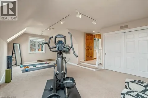 9 Flanders Drive Waterdown ON L8B 0G6