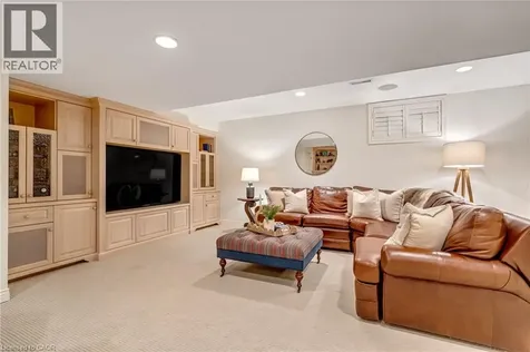 9 Flanders Drive Waterdown ON L8B 0G6