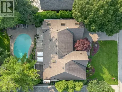 9 Flanders Drive Waterdown ON L8B 0G6