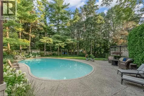 9 Flanders Drive Waterdown ON L8B 0G6