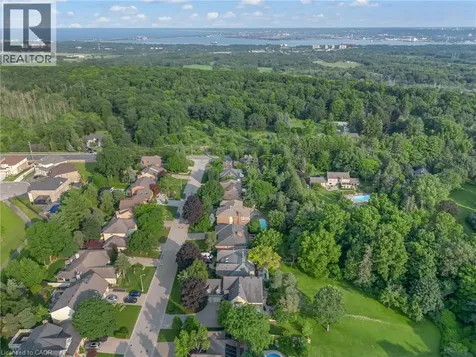 9 Flanders Drive Waterdown ON L8B 0G6