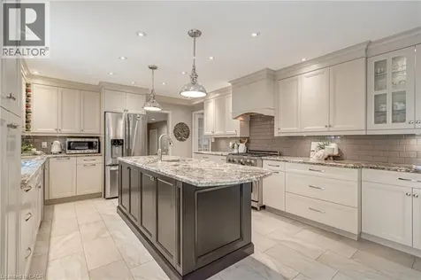 9 Flanders Drive Waterdown ON L8B 0G6