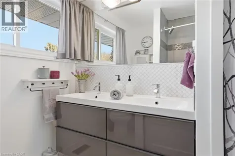 81 Thomson Drive Waterdown ON L8B 0G5