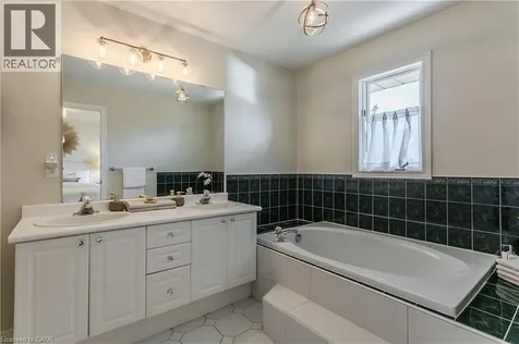 4153 Arbourfield Drive Burlington ON L7M 4A7
