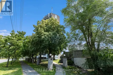 1380 Prince Of Wales Drive Ottawa ON K2C 3N5