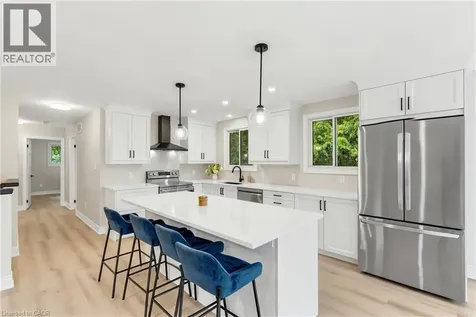 1553 Newlands Crescent Burlington ON L7M 1P1