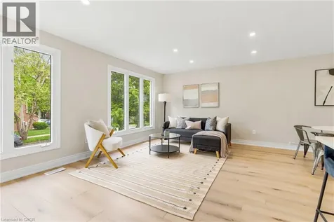 1553 Newlands Crescent Burlington ON L7M 1P1