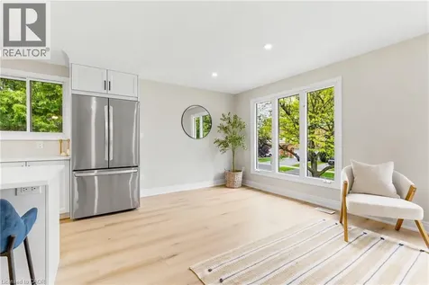 1553 Newlands Crescent Burlington ON L7M 1P1