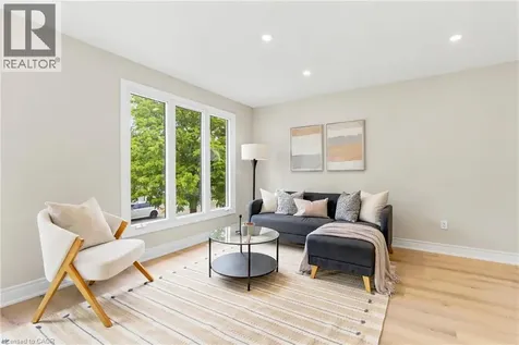 1553 Newlands Crescent Burlington ON L7M 1P1
