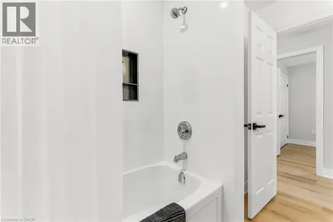 1553 Newlands Crescent Burlington ON L7M 1P1