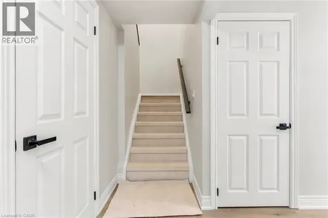 1553 Newlands Crescent Burlington ON L7M 1P1