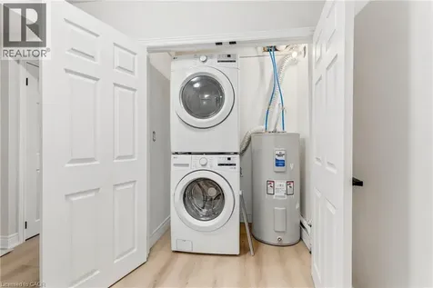 1553 Newlands Crescent Burlington ON L7M 1P1