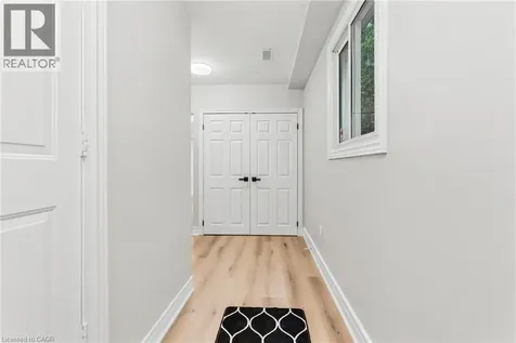 1553 Newlands Crescent Burlington ON L7M 1P1
