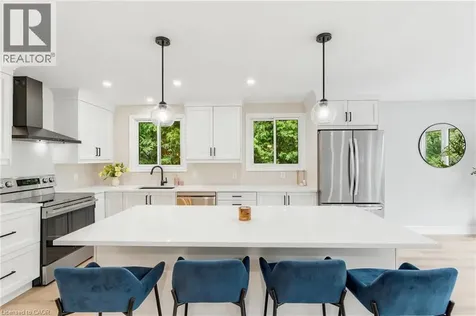1553 Newlands Crescent Burlington ON L7M 1P1