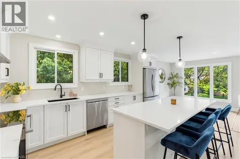 1553 Newlands Crescent Burlington ON L7M 1P1