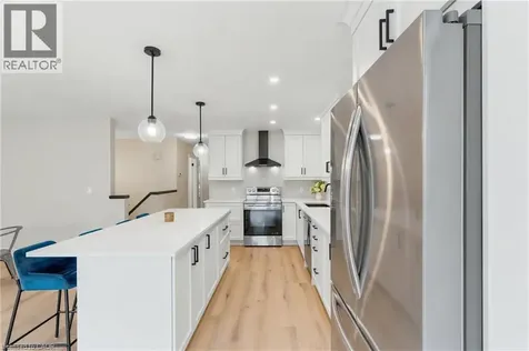 1553 Newlands Crescent Burlington ON L7M 1P1