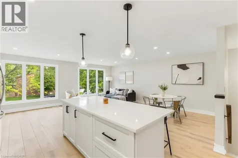 1553 Newlands Crescent Burlington ON L7M 1P1