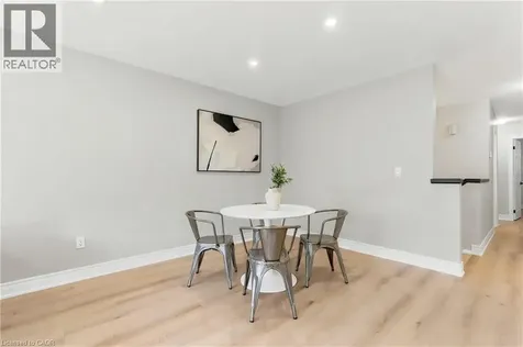 1553 Newlands Crescent Burlington ON L7M 1P1