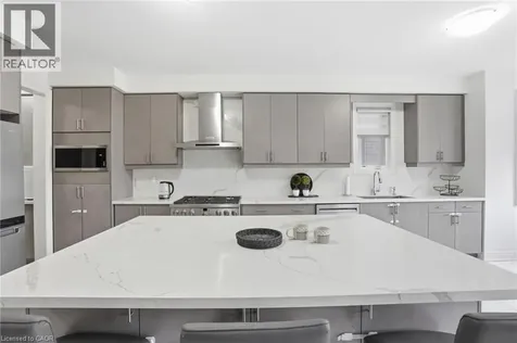 7 Grierson Trail Waterdown ON L8B 1Z7