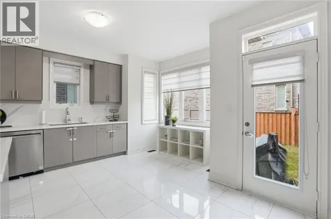 7 Grierson Trail Waterdown ON L8B 1Z7