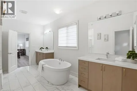 7 Grierson Trail Waterdown ON L8B 1Z7