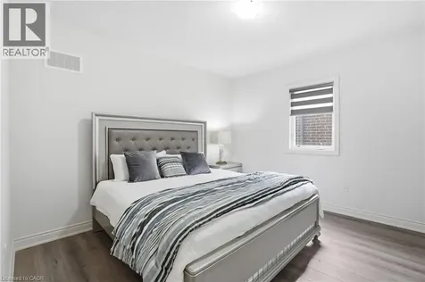 7 Grierson Trail Waterdown ON L8B 1Z7