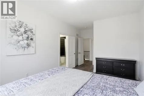 7 Grierson Trail Waterdown ON L8B 1Z7