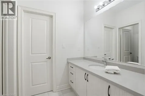 7 Grierson Trail Waterdown ON L8B 1Z7