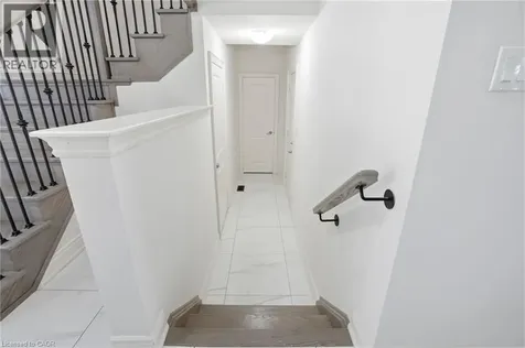 7 Grierson Trail Waterdown ON L8B 1Z7