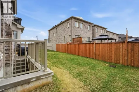 7 Grierson Trail Waterdown ON L8B 1Z7