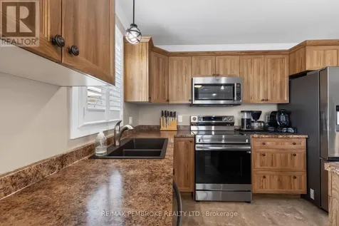 27 Terrance Drive Petawawa ON K8H 0H3