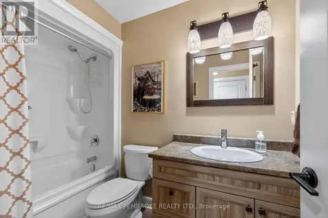 27 Terrance Drive Petawawa ON K8H 0H3