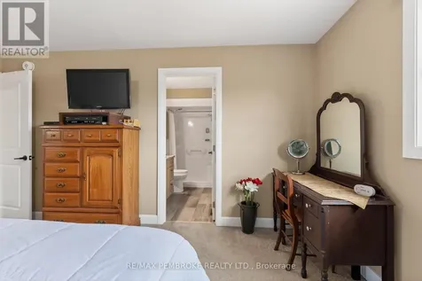 27 Terrance Drive Petawawa ON K8H 0H3