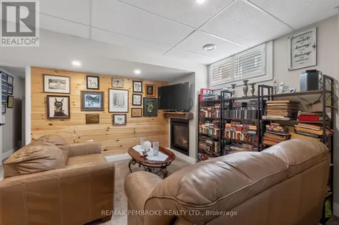 27 Terrance Drive Petawawa ON K8H 0H3