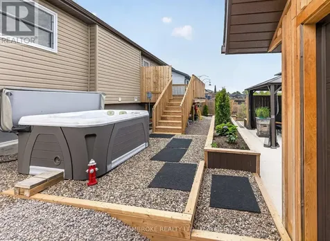27 Terrance Drive Petawawa ON K8H 0H3