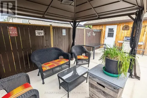 27 Terrance Drive Petawawa ON K8H 0H3