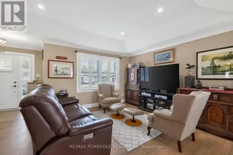 27 Terrance Drive Petawawa ON K8H 0H3