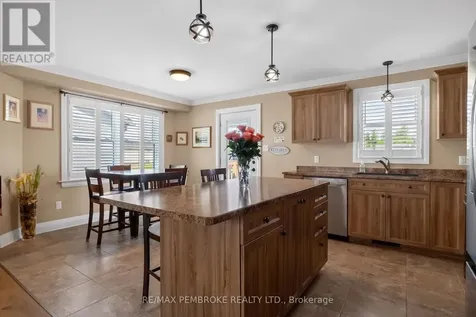27 Terrance Drive Petawawa ON K8H 0H3
