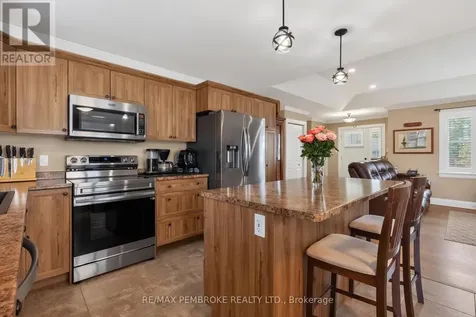 27 Terrance Drive Petawawa ON K8H 0H3