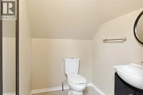 1220 Gladstone Windsor ON N8X 3H3