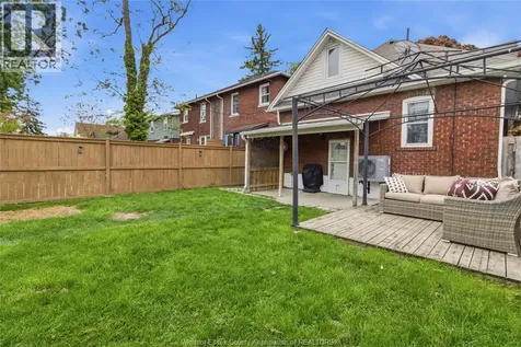 1220 Gladstone Windsor ON N8X 3H3
